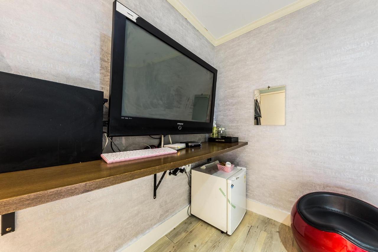 In Sinchon Goguma Motel