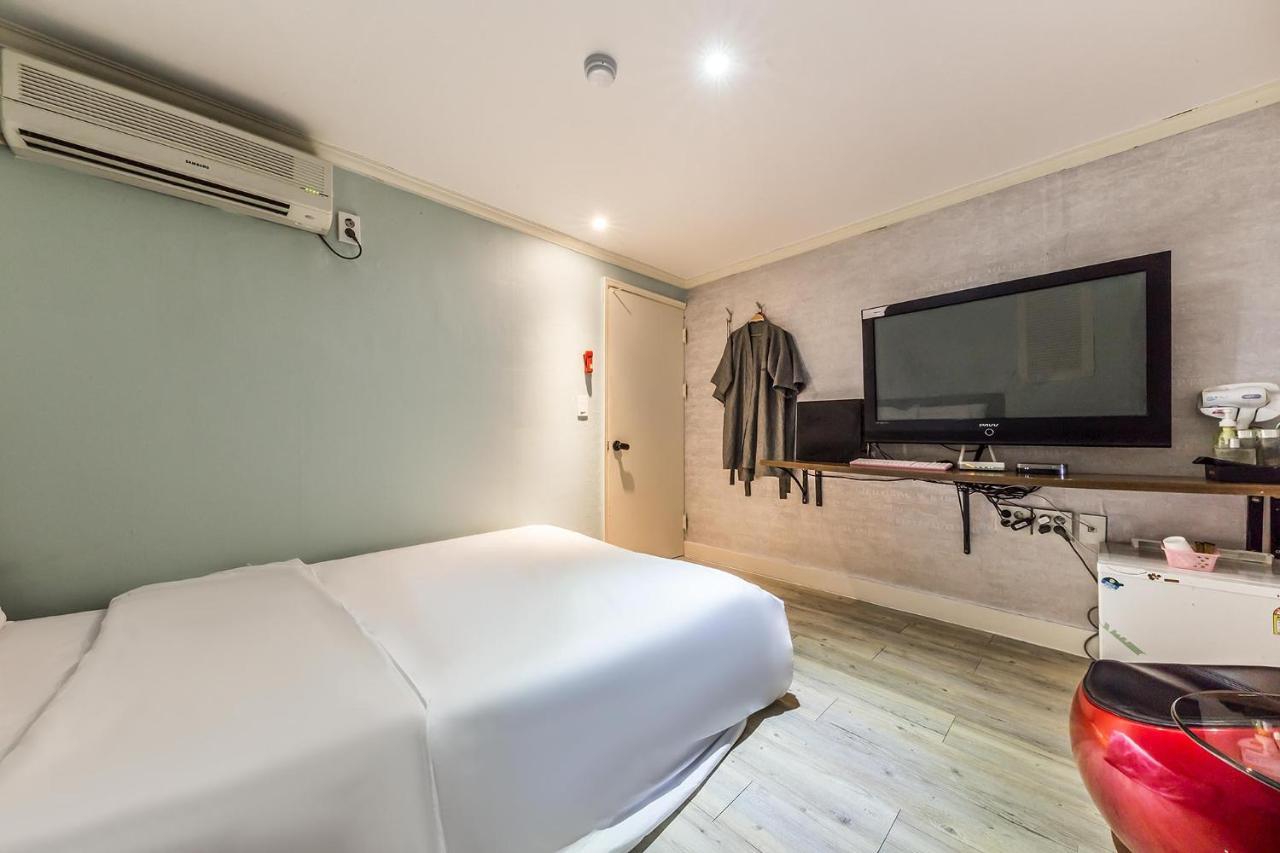 In Sinchon Goguma Motel